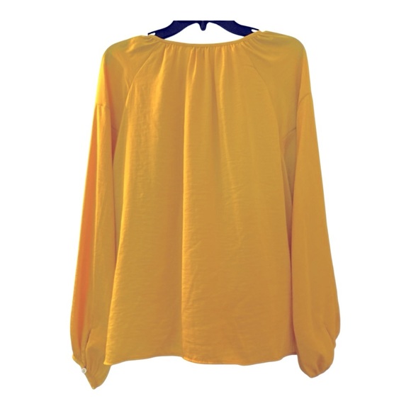 Vince Camuto Mustard yellow Blouse size XL
Full sleeves, generous cut,flowy. - Picture 4 of 5